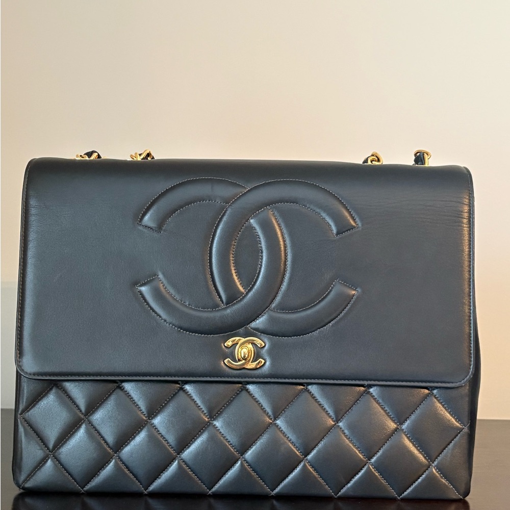 CHANEL Classic Flap Maxi Chain Shoulder Bag Black Lambskin